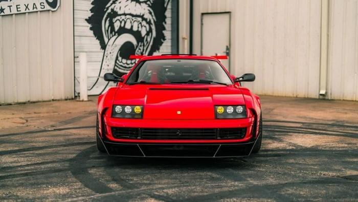Тюнеры построили 6-колёсную Ferrari Testarossa Тюнеры построили 6-колёсную Ferrari Testarossa