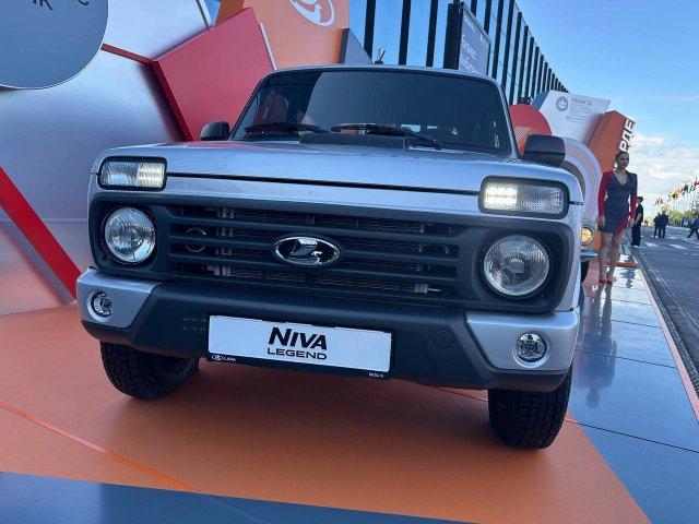 На ПМЭФ также представили инновационную Lada Niva Legend
