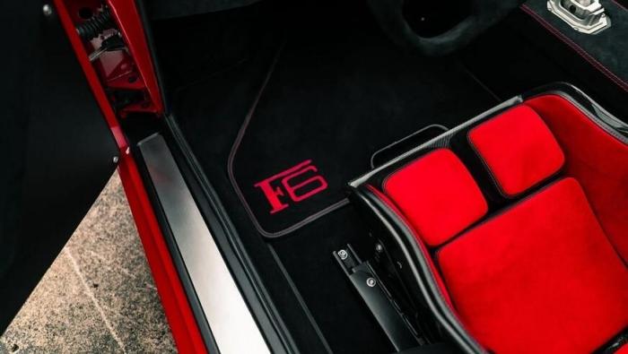 Тюнеры построили 6-колёсную Ferrari Testarossa Тюнеры построили 6-колёсную Ferrari Testarossa