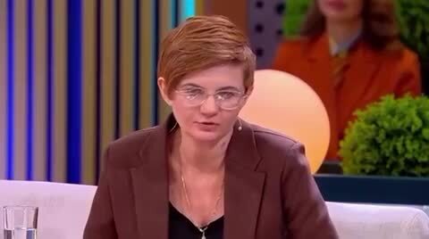 
        Странный персонаж на&nbsp;шоу&nbsp;"Давай поженимся"    