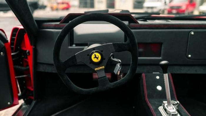 Тюнеры построили 6-колёсную Ferrari Testarossa Тюнеры построили 6-колёсную Ferrari Testarossa