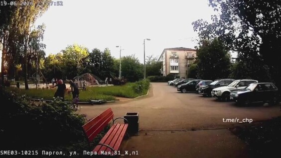 Собака атаковала школьника, который ехал на велосипеде
Собака атаковала школьника, который ехал на велосипеде