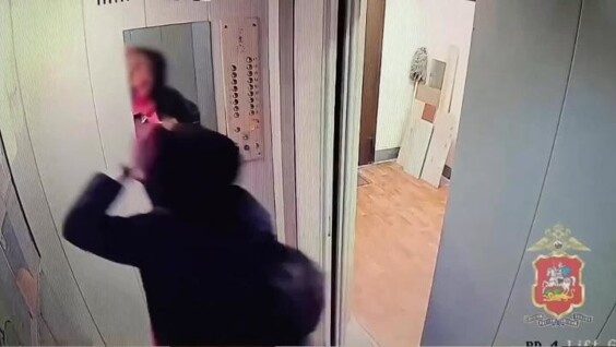 
        Пьяная женщина обокрала квартиру в&nbsp;Подмосковье, найдя ключ в&nbsp;обуви у&nbsp;двери    