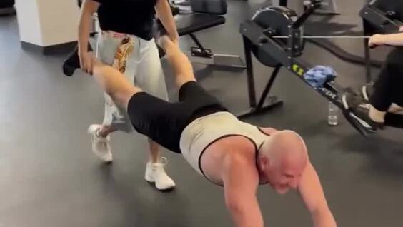
        Когда в&nbsp;спортзале стало слишком скучно    