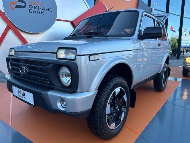 На ПМЭФ также представили инновационную Lada Niva Legend