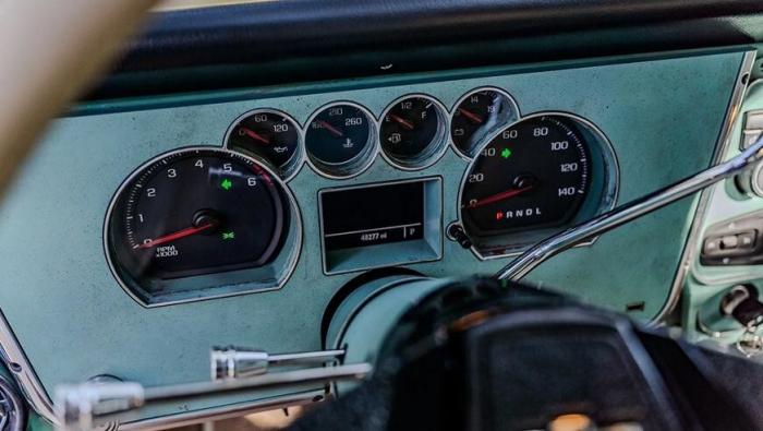 Тюнинг наоборот - новый Chevrolet Silverado превратили в классический C10 Тюнинг наоборот - новый Chevrolet Silverado превратили в классический C10