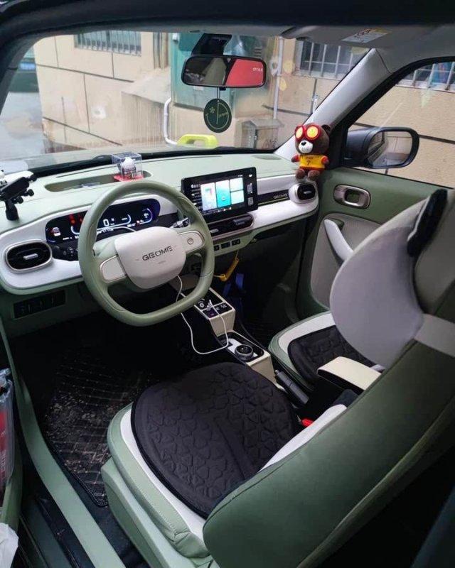 Geely выпустила электромобиль за 300 тысяч рублей