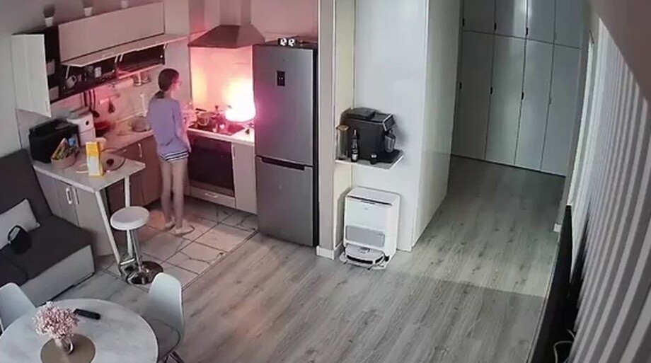 В Челябинске девочка готовила наггетсы и чуть не сожгла квартиру
В Челябинске девочка готовила наггетсы и чуть не сожгла квартиру