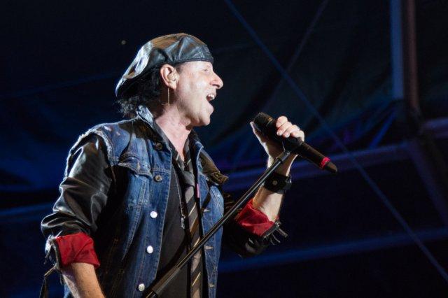 78-летнего солиста Scorpions Клауса Майне отправляют на пенсию 78-летнего солиста Scorpions Клауса Майне отправляют на пенсию