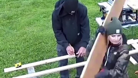 Беспощадная женская помощь
Беспощадная женская помощь