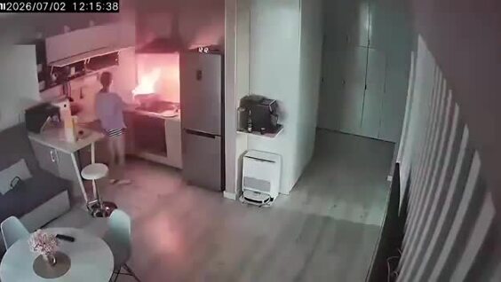 В Челябинске девочка готовила наггетсы и чуть не сожгла квартиру
В Челябинске девочка готовила наггетсы и чуть не сожгла квартиру